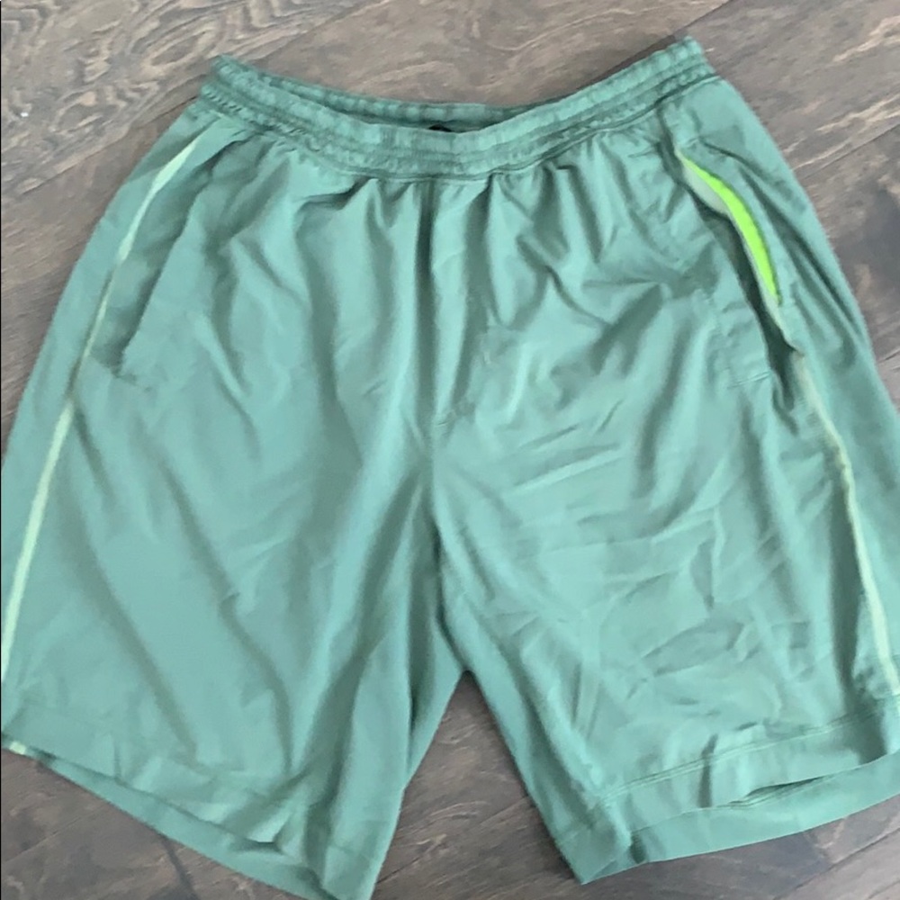 Lululemon 9” pacebreaker lined shorts